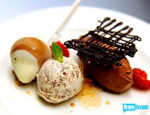 stefan-chocolate-mousse-and-straciatella-ice-cream-with-vanilla-syrup-raspberry-and-banana-chocolate-lollipop